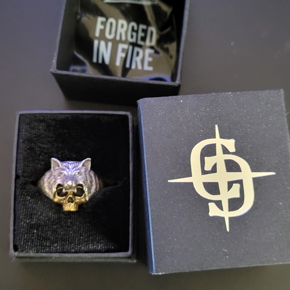 Clocks and Colours wolf skull ring